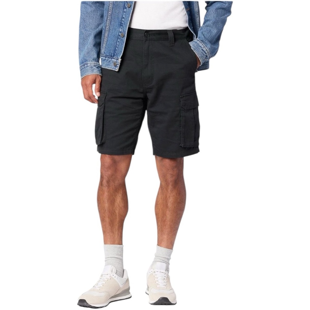 Black Levi’s Cargo Shorts (33)